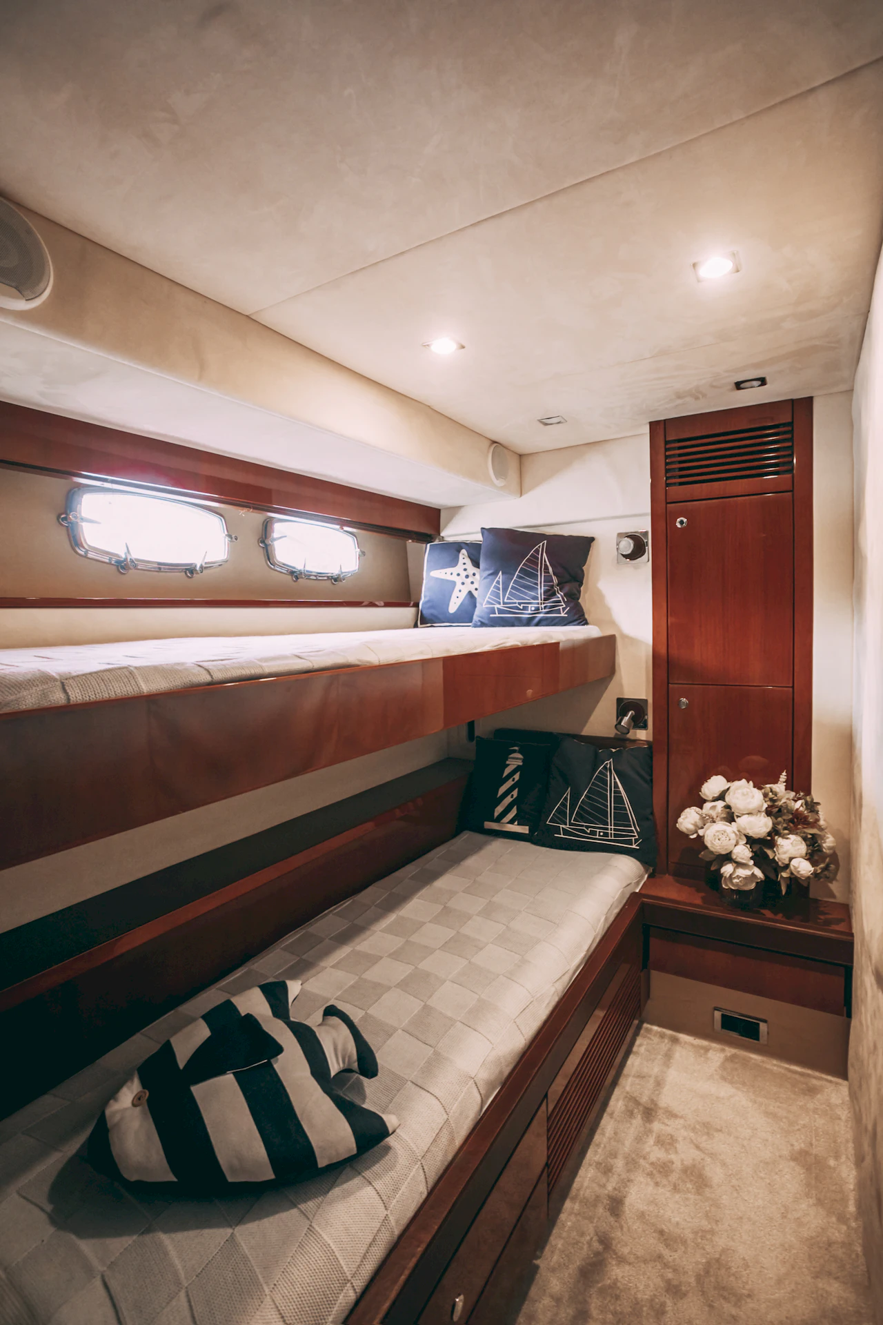 Fairline Squadron 68 (Аврора) image- 23